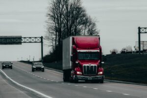 are-semi-trucks-allowed-in-the-left-lane