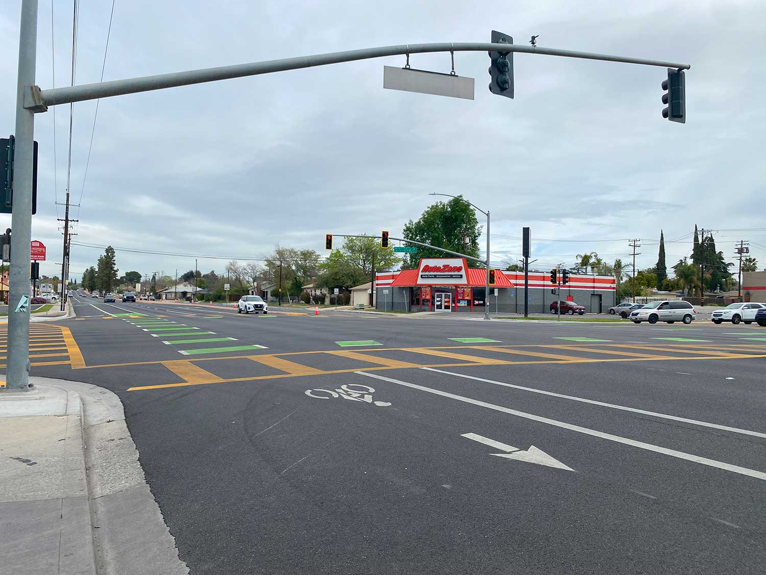 Bike lane at Bernard Street and Union Avenue intersection in Bakersfield.